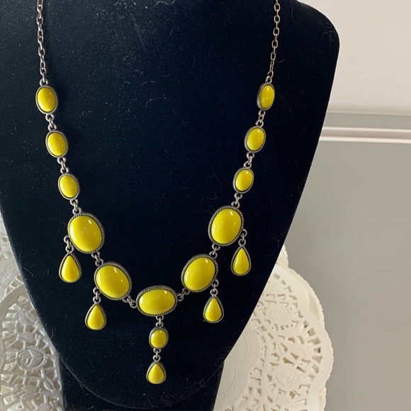 Vintage Jewelry - Vintage Necklace 9” Double strand 18” single strand. Beautiful yellow beads.